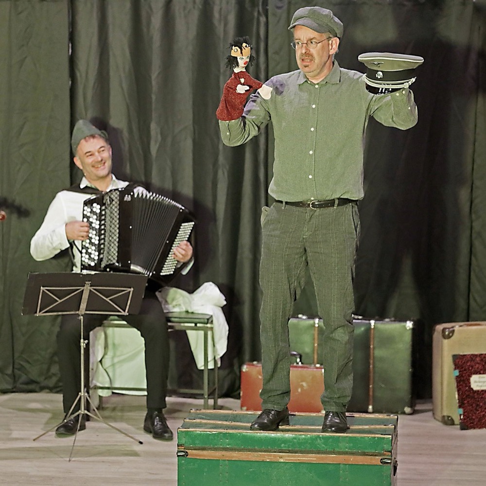 Poppenspeler%20van%20Warschau%20(persfoto%201)